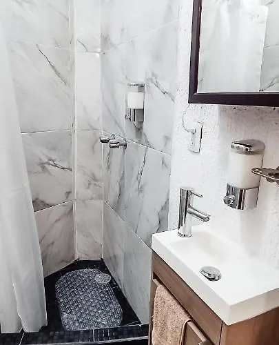Guest house C.-habitacion Con Bano Privado / Centro De Coyoacan